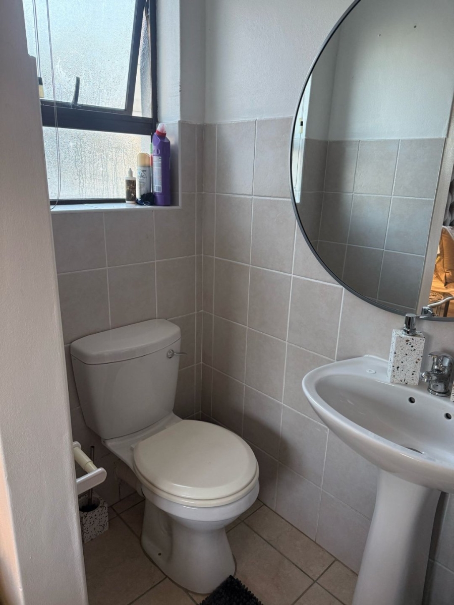To Let 2 Bedroom Property for Rent in Vredekloof East Western Cape